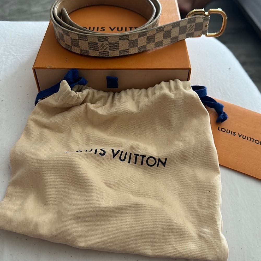 Louis Vuitton Belt- 25 DAzur size 90